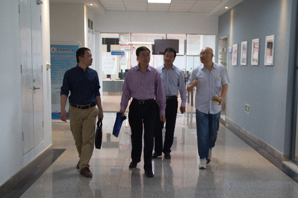 说明:http://www.lzufe.edu.cn/_mediafile/web/2017/06/02/3cxees9e0a.jpg