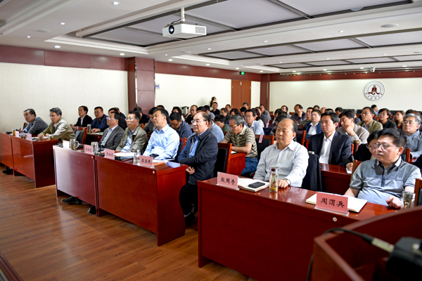 说明:http://www.lzufe.edu.cn/_mediafile/web/2017/05/18/2ehyubej21.jpg